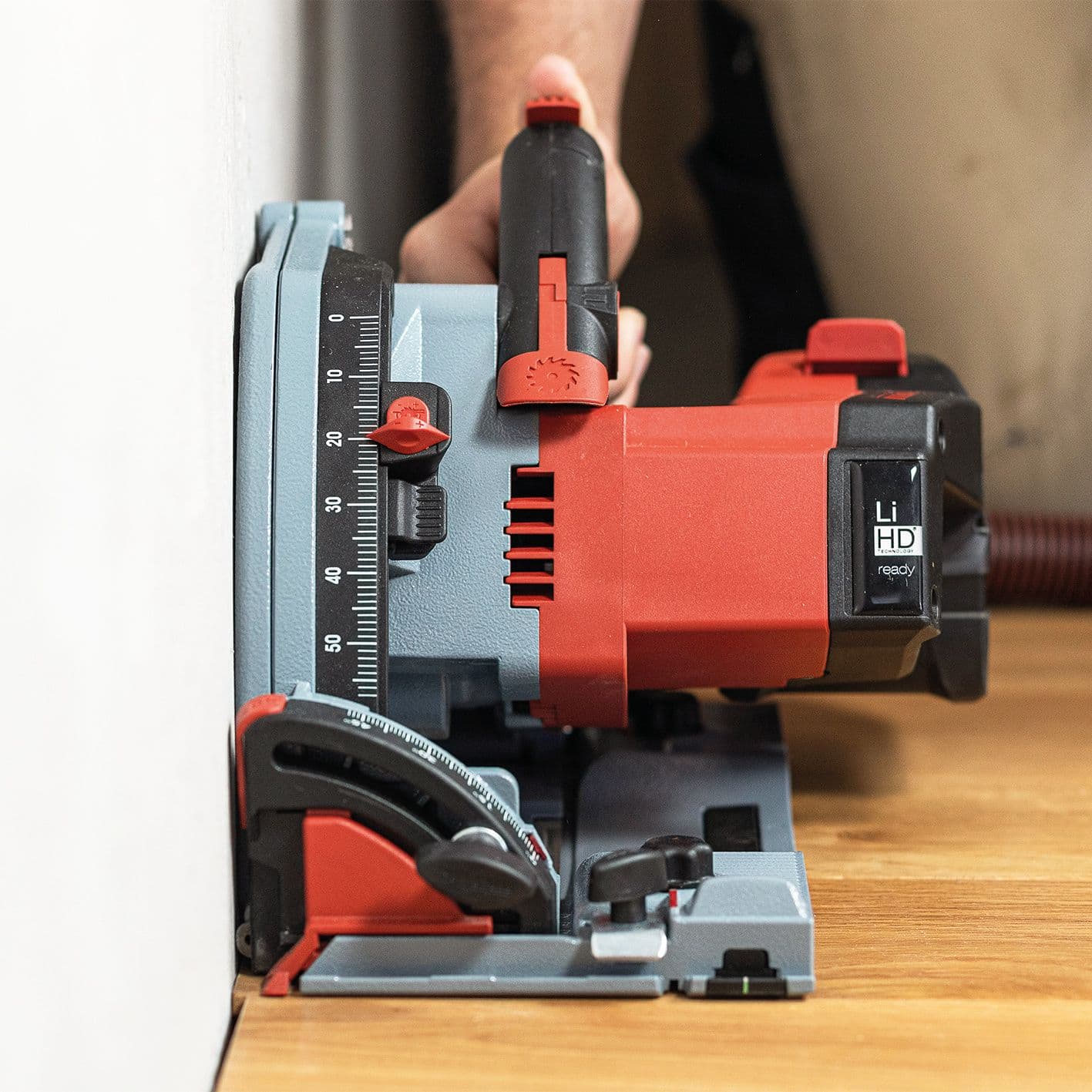 Cordless Plunge-Cut Saw MT 55-18 PURE in the MAX3 5