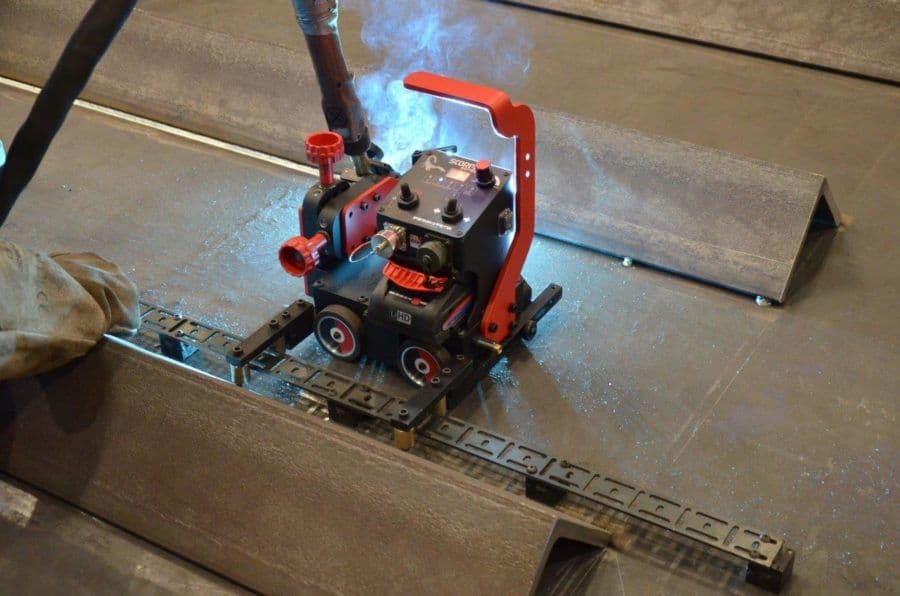 Scorpio Battery | Cordless Programmable Welding Tractor 1